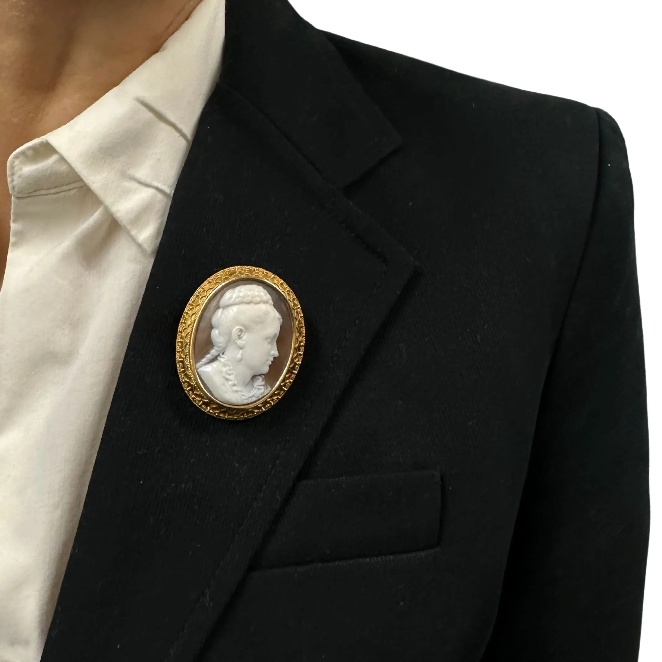 Antique Shell 14K Yellow Gold Cameo Pendant/Brooch
